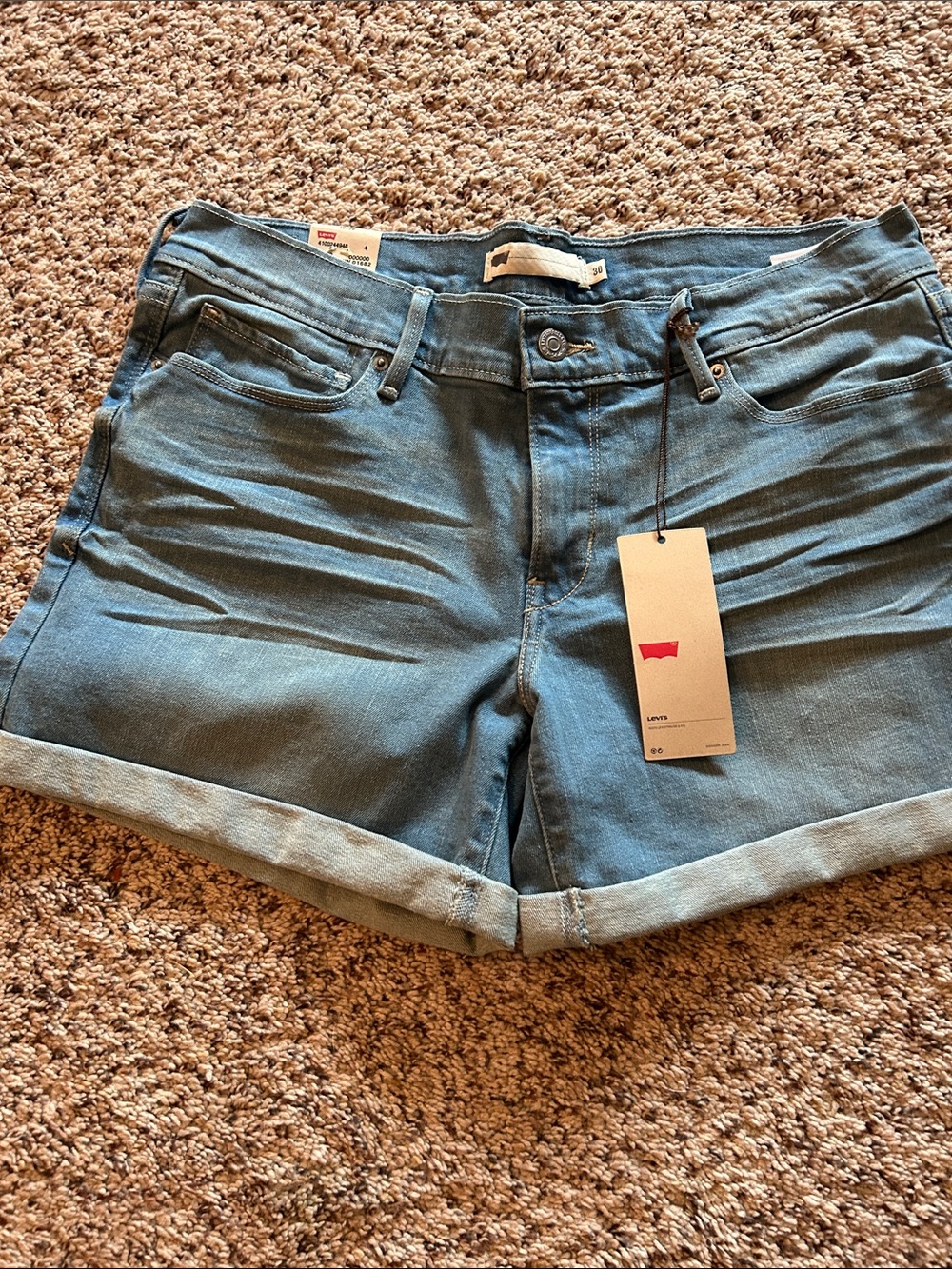 Levi's Women's Medium Blue Denim Cuffed Shorts NWT.